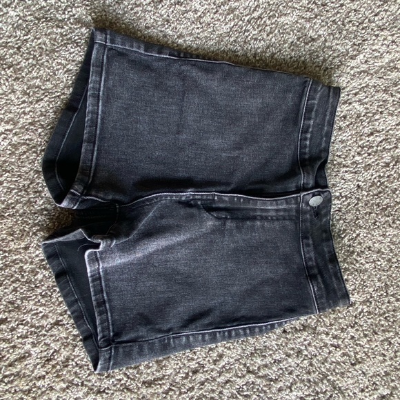 black denim shorts - Picture 2 of 3